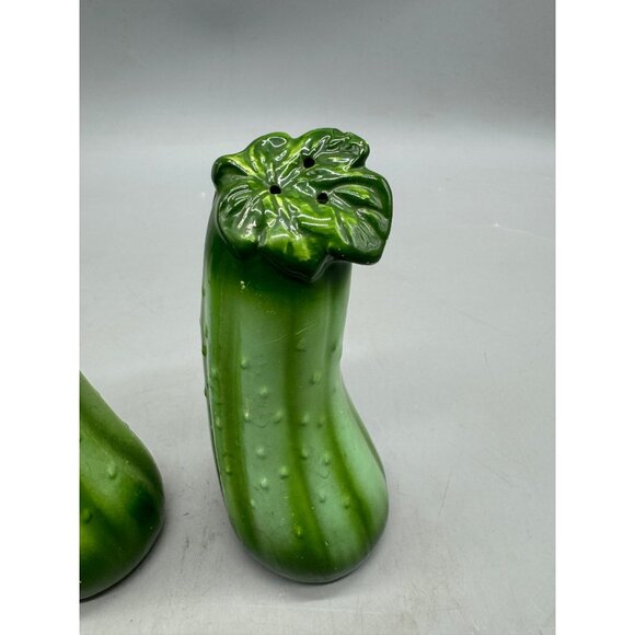 Vintage Ceramic Cucumber Shaped Salt & Pepper Shaker Set green 6" READ - Picture 3 of 9